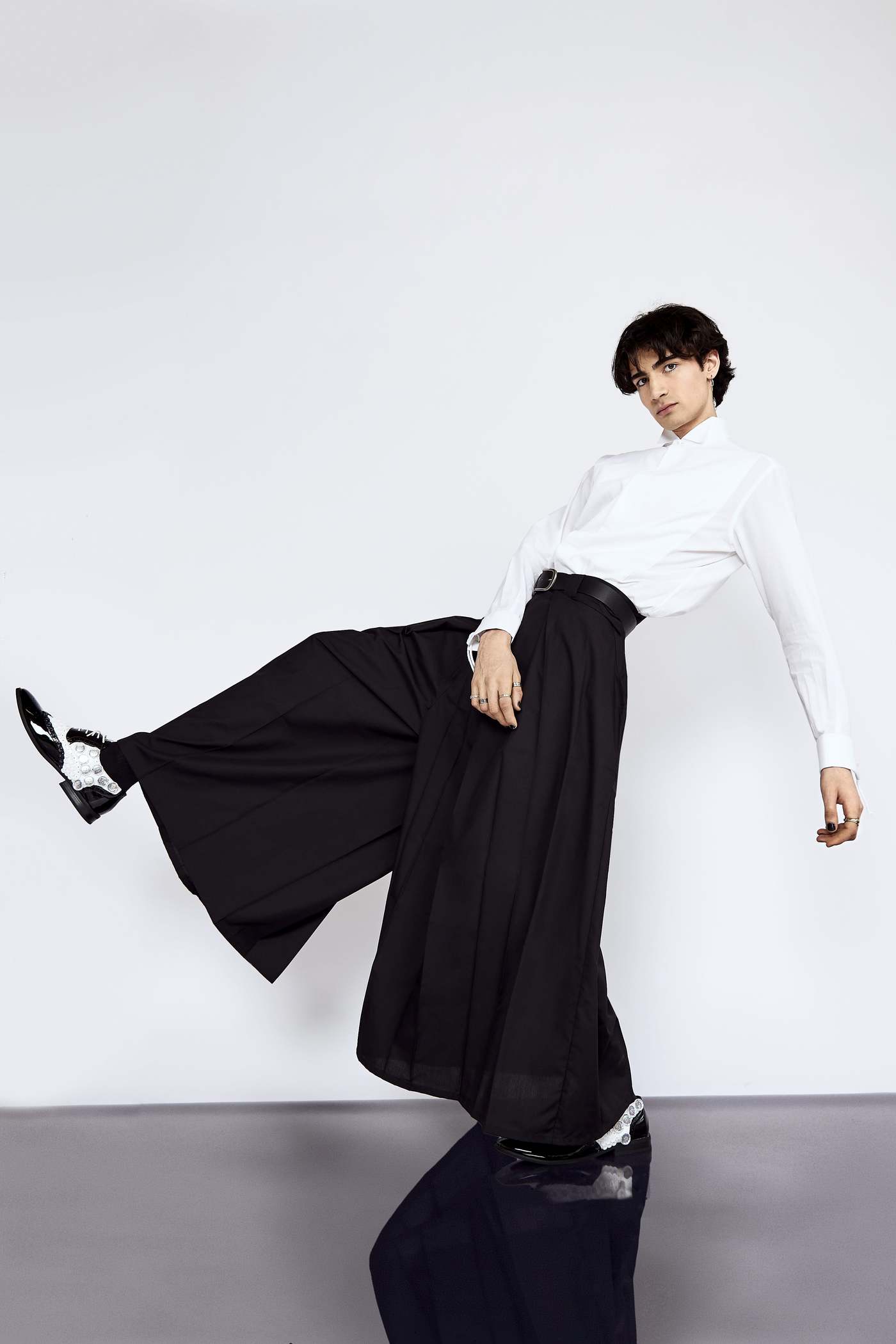 Black Hatama Trousers Black Hatama Trousers: black, cotton, Hatama, HIS, luxury, Men's Fashion, Menswear Fashion, Men’s designer clothing, organic, pants, sustainable, Tencel, trousers, Vidi Blak, womenswear Vidi Blak 